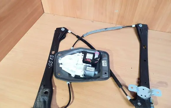 Volkswagen Golf V Front door window regulator with motor 1K3837462B