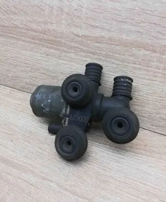 BMW 3 E46 Coolant heater control valve 8369805 1147412144