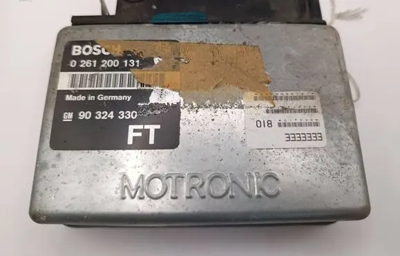 Opel Zafira A Engine control unit/module 0261200131 90324330