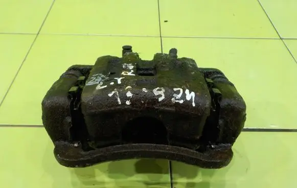 SsangYong Rodius Front brake caliper 