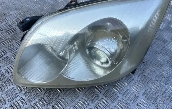 Toyota Avensis T250 Headlight/headlamp