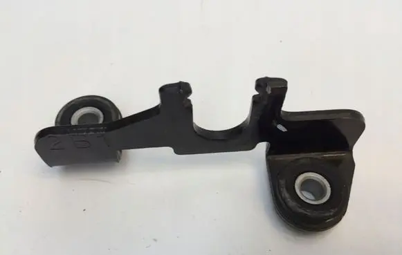 Hyundai Ioniq Gear shift cable bracket 