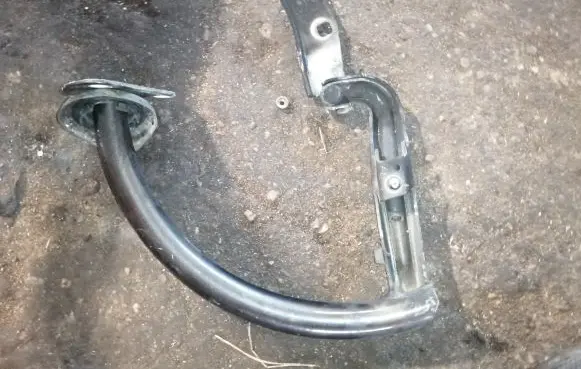 Volkswagen PASSAT B7 Tailgate/trunk/boot hinge 3C5827301B