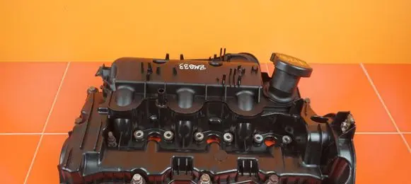 Land Rover Discovery 3 - LR3 Rocker cam cover 4S7Q9424HG 8MB33