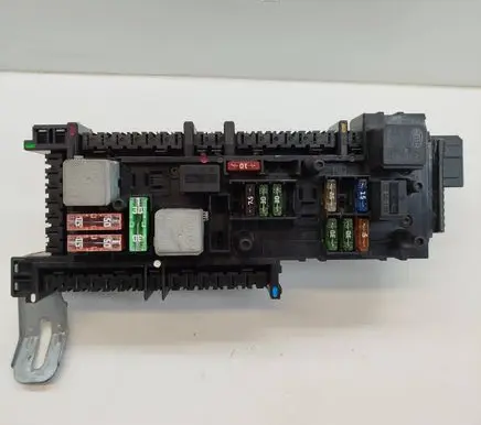 Mercedes-Benz E W212 Fuse module 1670658