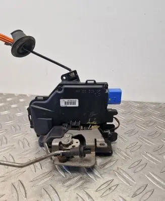 Audi A8 S8 D3 4E Front door lock 4E1837016