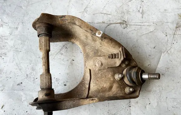 Opel Frontera B Front upper control arm/wishbone