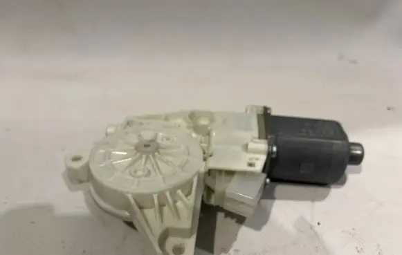 Mercedes-Benz ML W166 Front door manual window regulator A1660050201