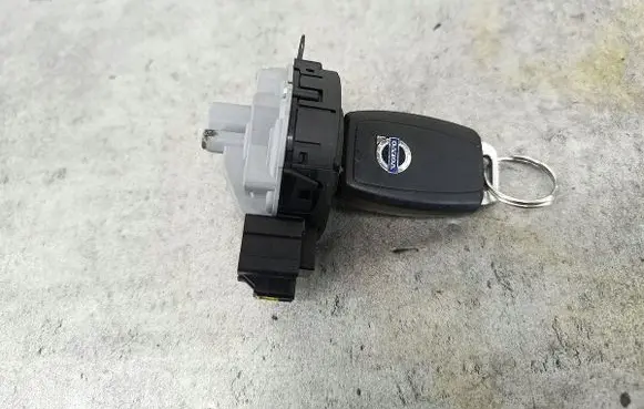 Volvo C30 Ignition lock 31252481