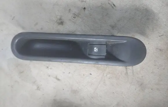 Renault Espace IV Electric window control switch 8200327947