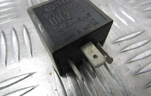 Volkswagen Golf II Other relay 191955529 5wk1704