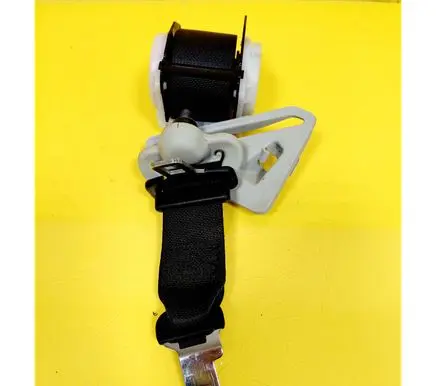 Nissan Qashqai+2 Third row seat belt 045822