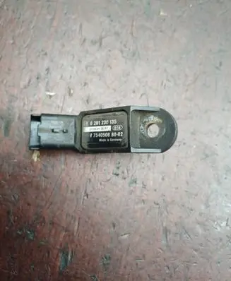 Peugeot 207 CC Air pressure sensor 0261230135 7540508
