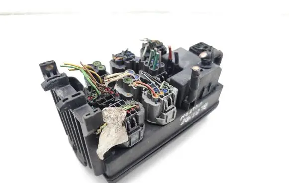 Jaguar X-Type Fuse module 4X4314A073BF 518812300