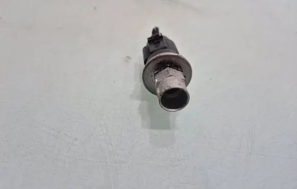 Audi Q7 4L Air conditioning (A/C) pressure sensor 