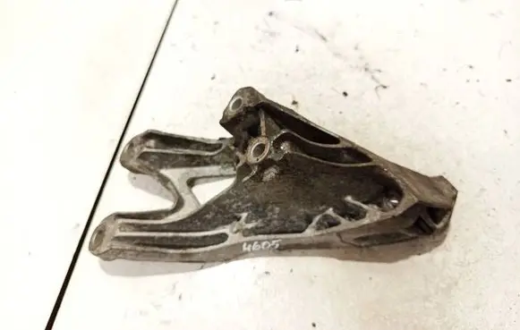 Audi A5 8T 8F Engine mounting bracket