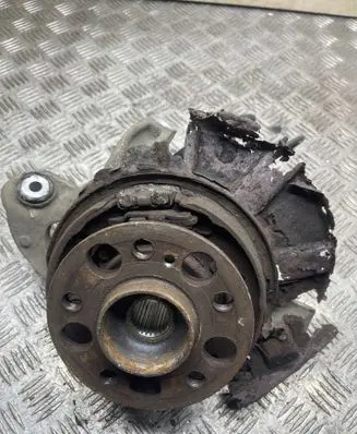 Mercedes-Benz CLS C218 X218 Rear wheel hub spindle/knuckle 
