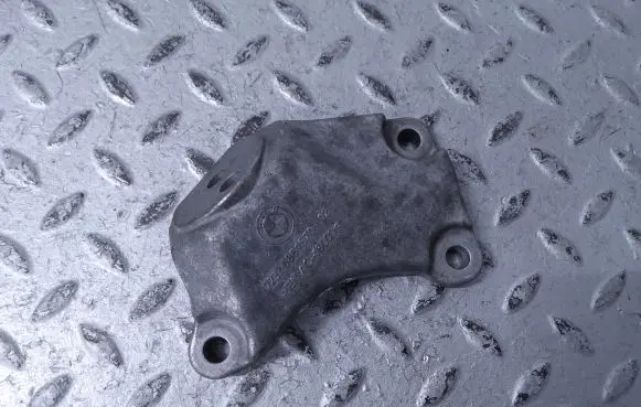 BMW X7 G07 Gearbox mounting bracket 6861570 22326861570