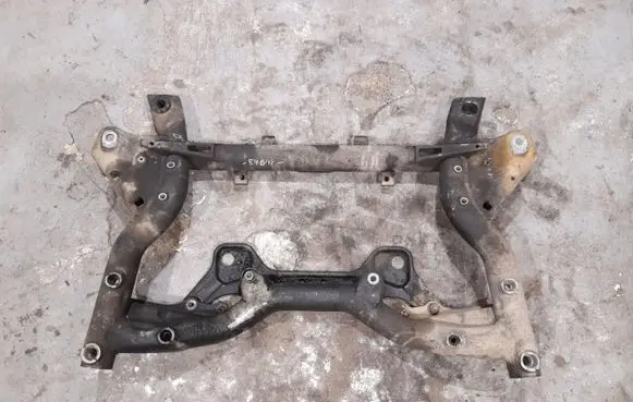 Mercedes-Benz C W204 Front subframe 2046281057 2046280557