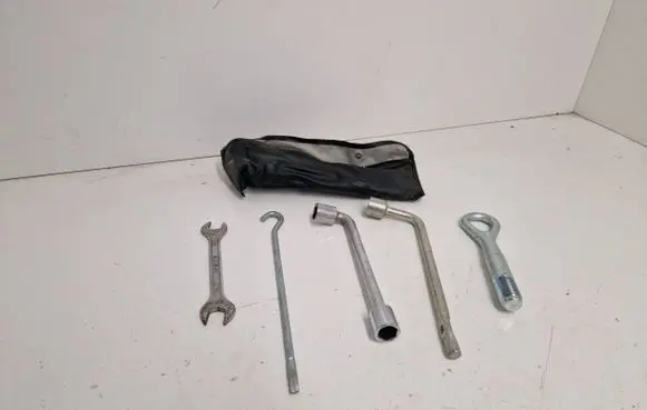 Nissan X-Trail T32 Tool set 