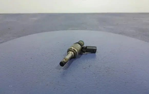Audi A4 S4 B8 8K Fuel injector 06H906036J
