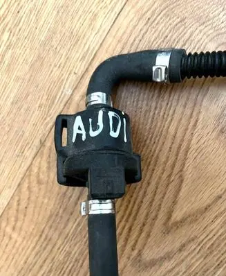 Audi A4 S4 B6 8E 8H Valve vacuum 058133459