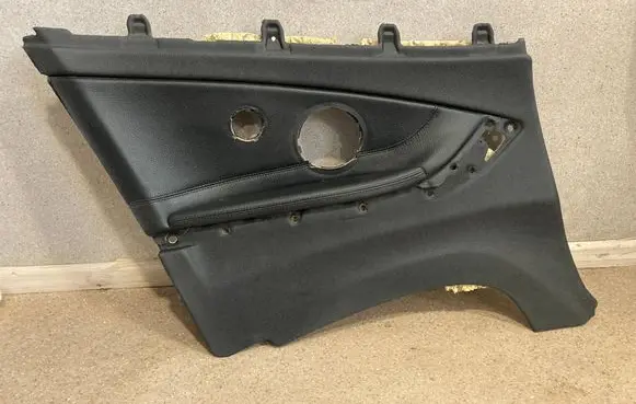 BMW M4 F82 F83 Coupe rear side trim panel 7302761
