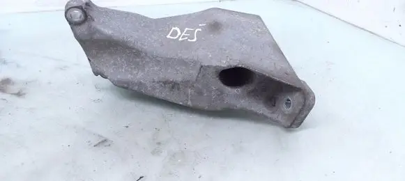 Volkswagen PASSAT B5.5 Engine mounting bracket 8D0199307P