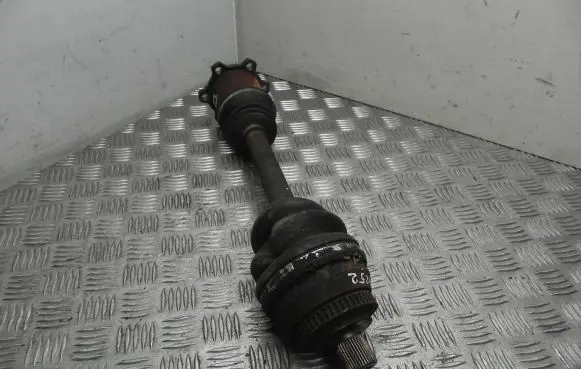 Seat Alhambra (Mk2) Front driveshaft 055