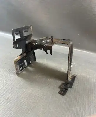 Citroen DS4 ABS pump bracket 9657424980