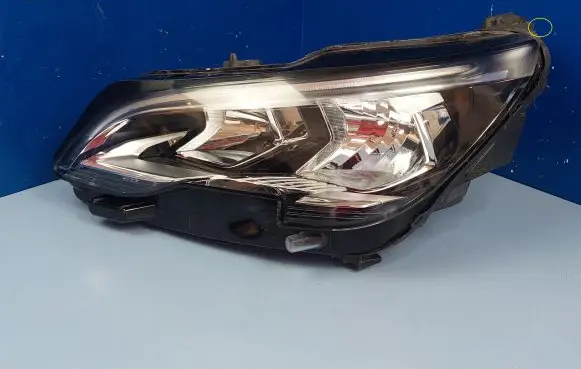 Peugeot 3008 II Headlight/headlamp 9810478180 90056582