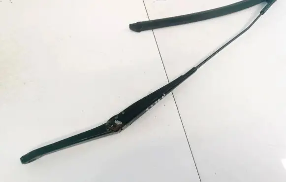 Ford Focus Front wiper blade arm 4M5117526AE