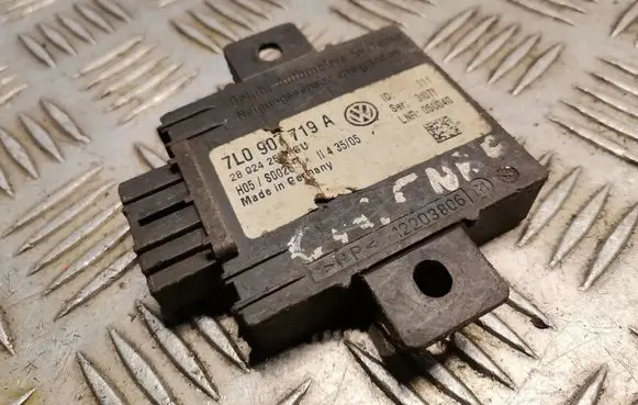 Porsche Cayenne (9PA) Alarm control unit/module 7L0907719A