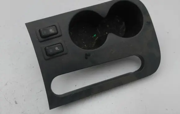 Cup holder front