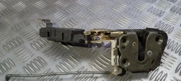 Subaru Legacy Front door lock