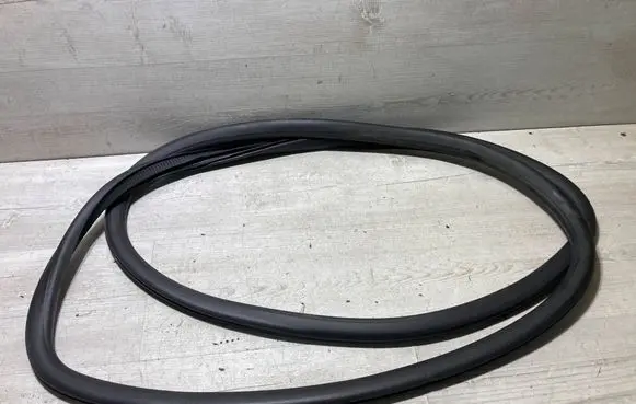 Opel Crossland X Front door rubber seal 