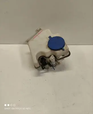 Mercedes-Benz B W245 Windshield washer fluid reservoir/tank A1698690320