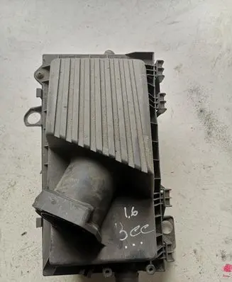 Volkswagen New Beetle Air filter box 1J0129620