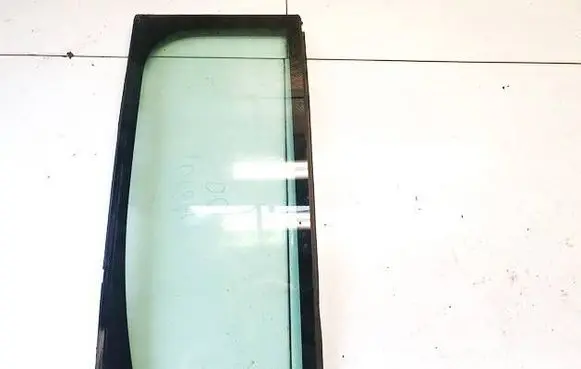 Rear vent window glass