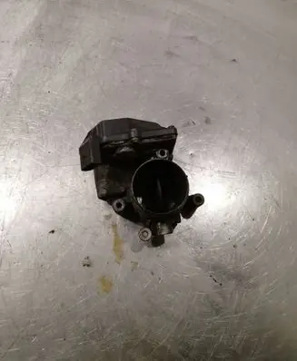 Volkswagen PASSAT B6 Throttle valve 03L128063E A2C53338105