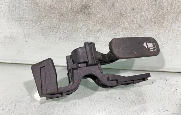 Jaguar X-Type Fuel tank opening switch G451x
