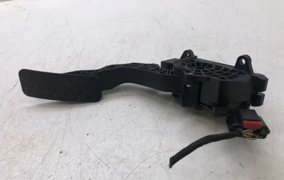 Volkswagen Polo V 6R Accelerator throttle pedal 0280755227