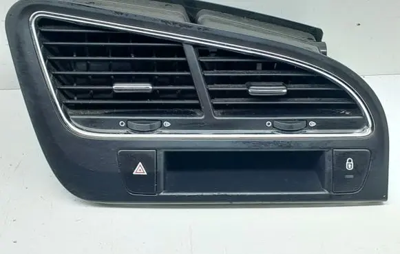 Peugeot 5008 Dash center air vent grill 9686527977