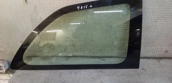 Toyota Yaris Rear side window