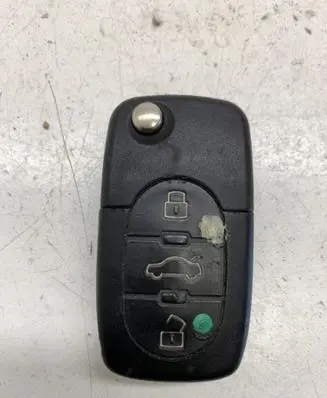 Audi A6 S6 C5 4B Ignition key/card 4D0837231K