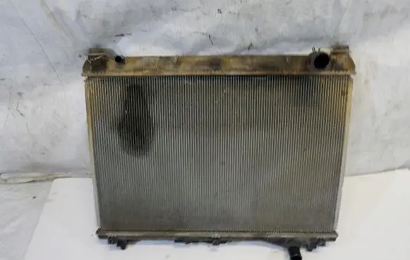 Suzuki Grand Vitara II Coolant radiator
