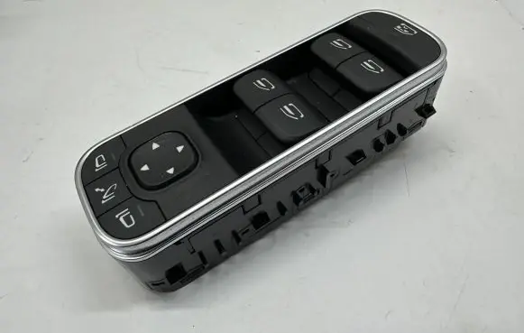 Mercedes-Benz CLA C118 X118 Electric window control switch A1679059803