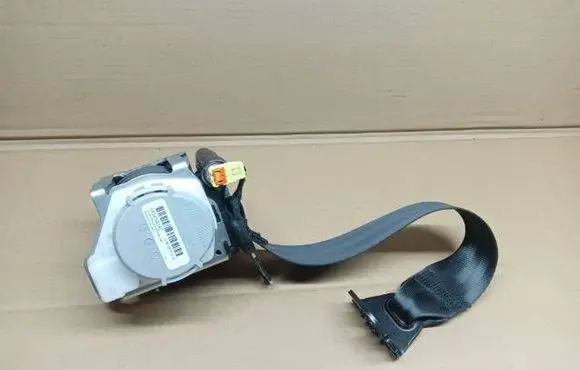 Skoda Scala Rear seatbelt 654857805