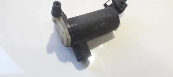 Ford Focus Windscreen/windshield washer pump 93bb17k624ba