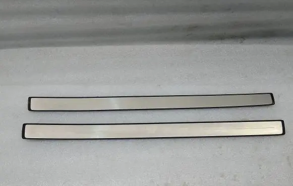Foot area side trim